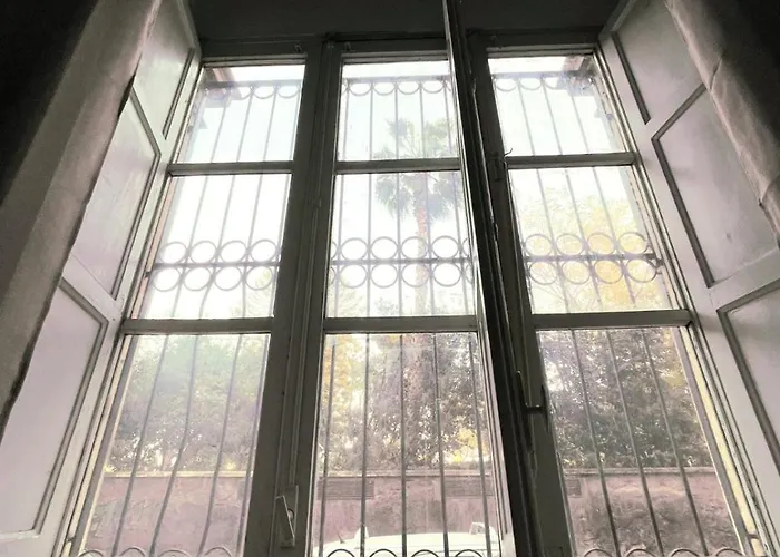 May\'S Apartment