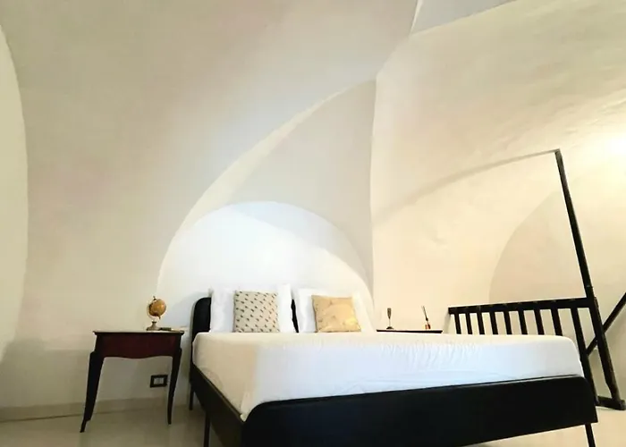 May\'S Apartment